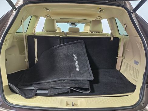 Used 2018 Toyota Highlander XLE image 28