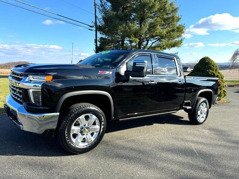 Used 2022 Chevrolet Silverado 3500 LTZ w/ LTZ Plus Package image 2