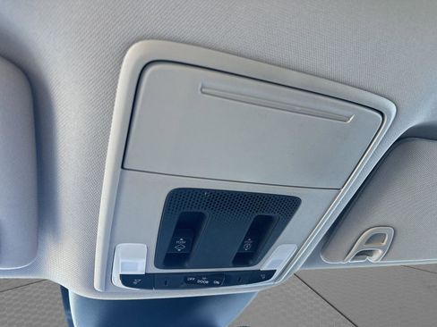 Certified 2023 Honda Pilot Touring image 23