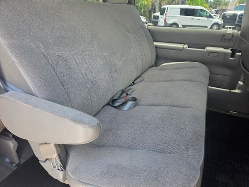 Used 2004 GMC Safari Passenger RWD image 29