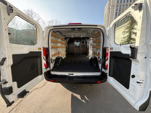 Used 2024 Ford Transit 250 Low Roof w/ Exterior Upgrade Package image 25