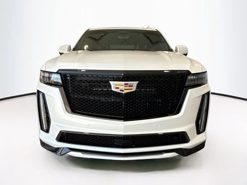 Used 2024 Cadillac Escalade V AWD/4WD image 2