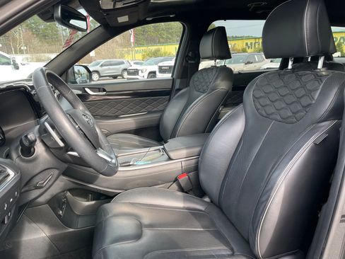 Used 2022 Hyundai Palisade Calligraphy image 13