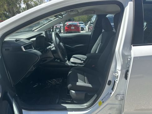 Used 2023 Toyota Corolla LE FWD image 2