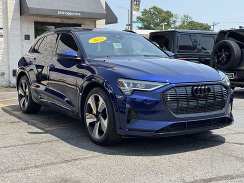 Used 2022 Audi e-tron Premium Plus w/ Premium Plus Package AWD/4WD image 18