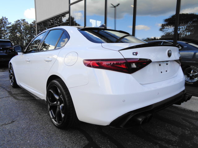 Used 2022 Alfa Romeo Giulia Ti AWD/4WD image 7