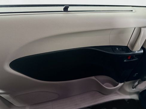 Used 2024 Chrysler Pacifica Touring-L FWD image 24