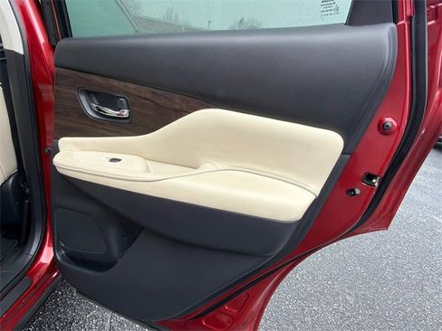 Used 2020 Nissan Murano Platinum w/ Cargo Package image 16