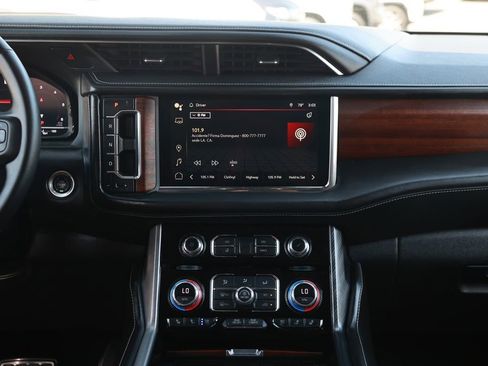 Used 2023 GMC Yukon Denali Ultimate AWD/4WD image 31