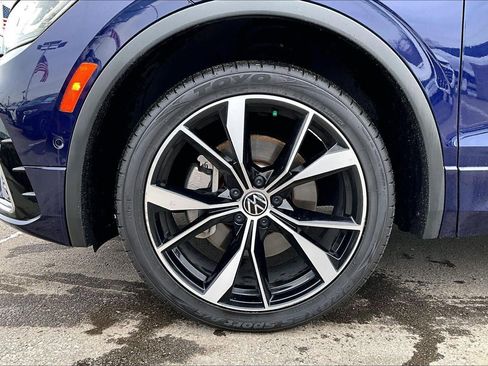 Used 2022 Volkswagen Tiguan SEL R-Line image 8