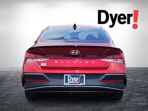 Used 2025 Hyundai Elantra Sport FWD image 5