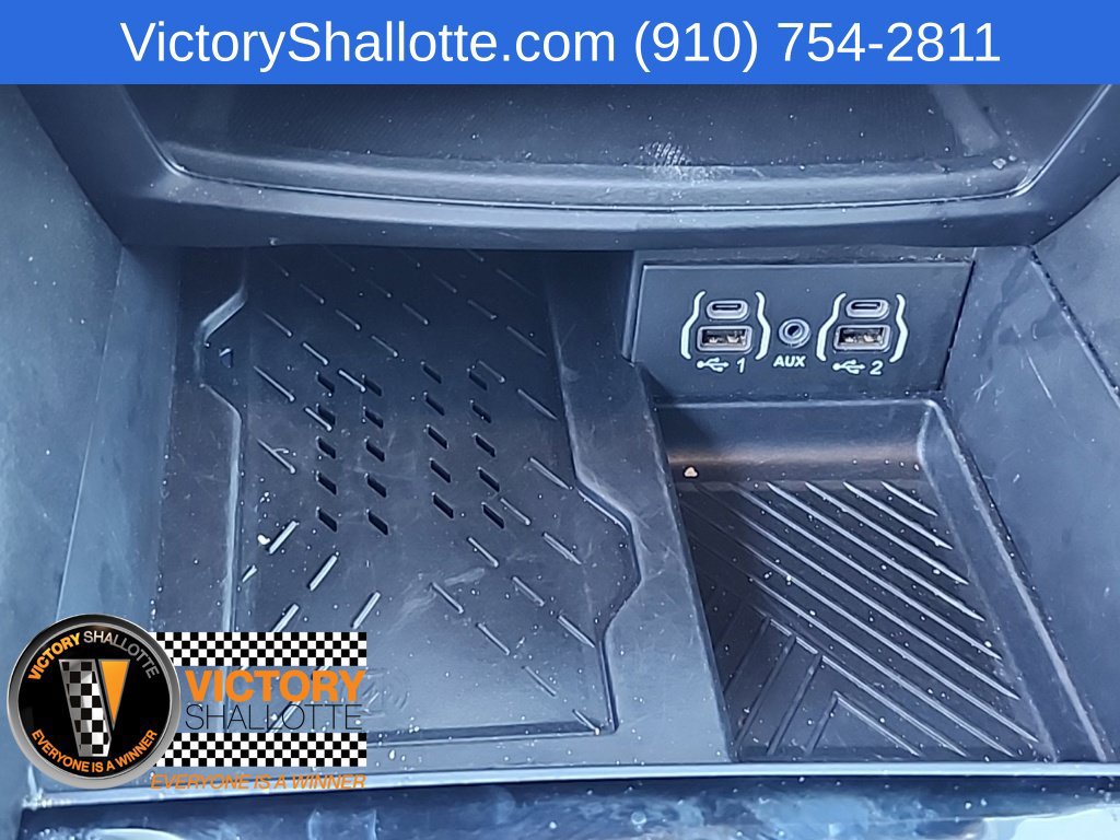 Used 2025 Chrysler Pacifica Limited FWD image 12