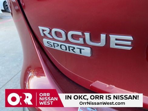 Used 2020 Nissan Rogue Sport S image 10