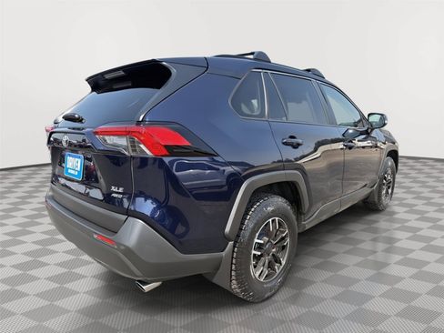 Used 2019 Toyota RAV4 XLE Premium w/ Cold Weather Package AWD/4WD image 4