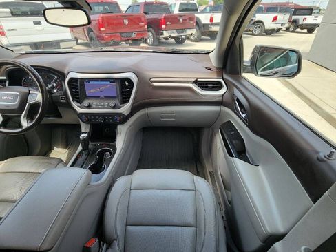 Used 2017 GMC Acadia SLT FWD image 13