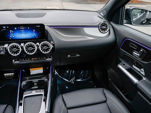 New 2026 Mercedes-Benz GLA 35 AMG 4MATIC image 15
