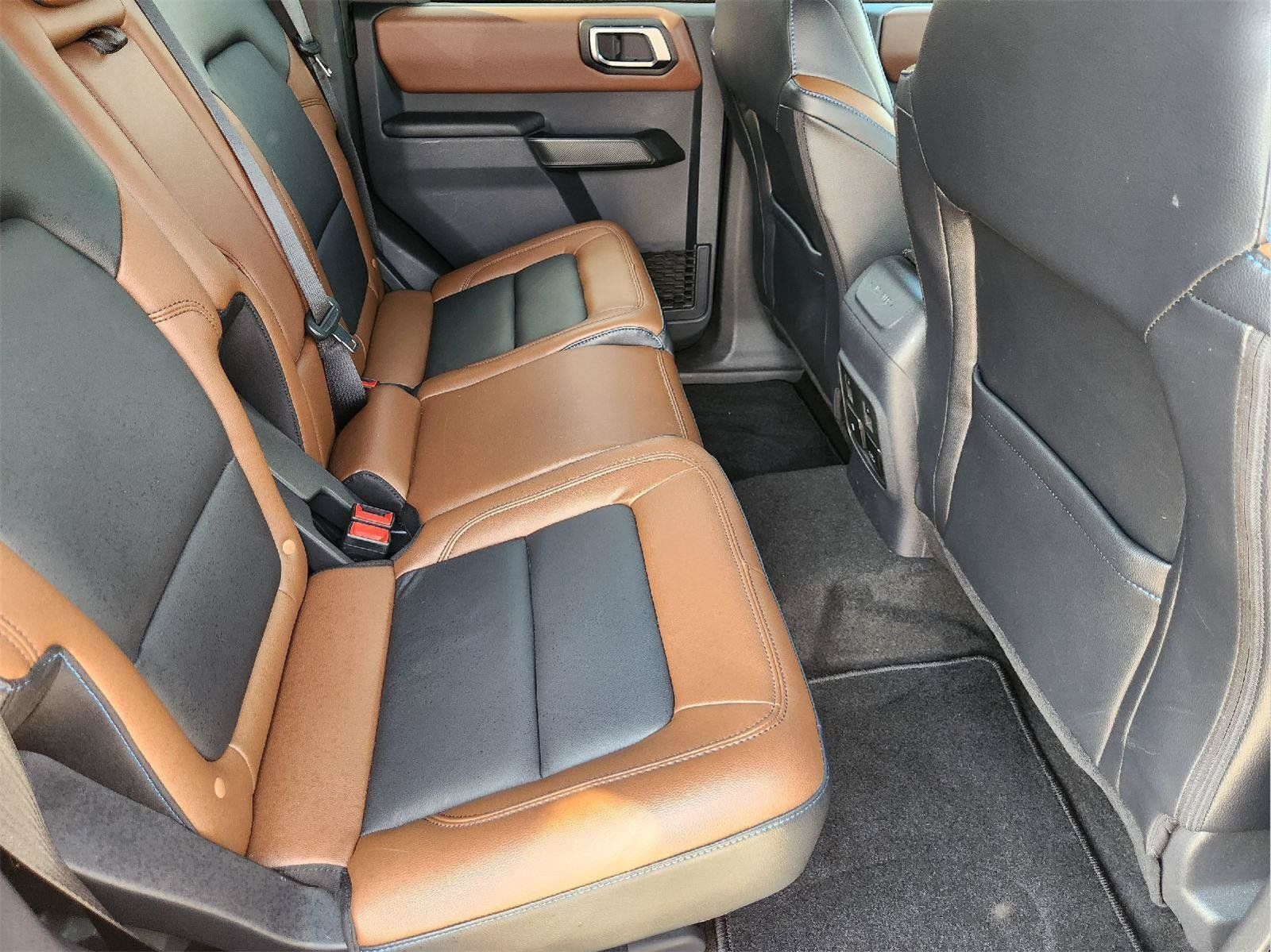 Used 2024 Ford Bronco Outer Banks AWD/4WD image 31