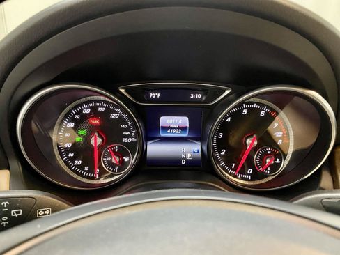 Used 2019 Mercedes-Benz GLA 250 4MATIC image 25