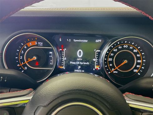 Used 2023 Jeep Gladiator Rubicon image 3