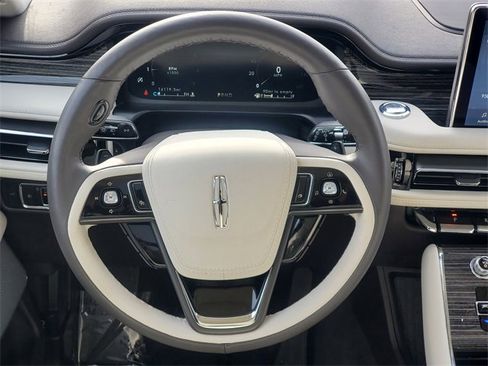 Used 2023 Lincoln Aviator Black Label w/ Jet Package image 31