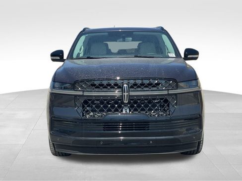New 2026 Lincoln Navigator Reserve w/ Jet Appearance Package AWD/4WD image 8