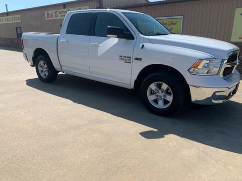 Used 2019 RAM 1500 Classic SLT w/ Luxury Group AWD/4WD image 1