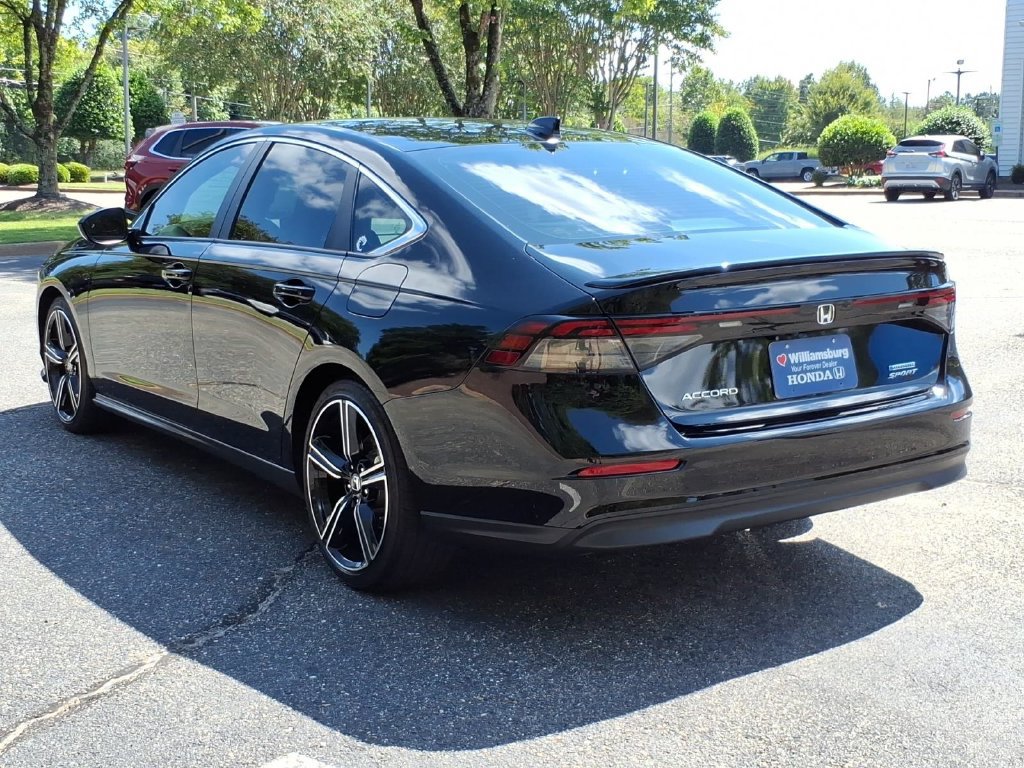 Used 2025 Honda Accord Sport image 7