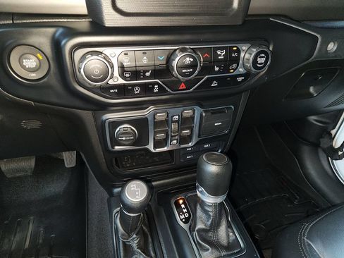 Used 2022 Jeep Gladiator Sport AWD/4WD image 22