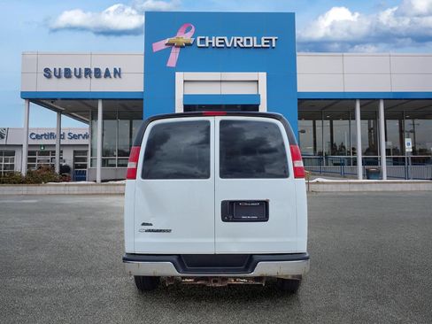 Used 2017 Chevrolet Express 3500 LT w/ LT Preferred Equipment Group RWD image 6
