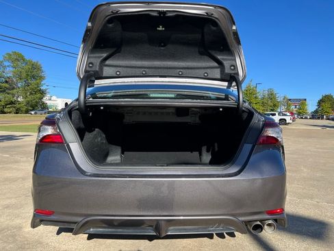 Used 2023 Toyota Camry SE image 19