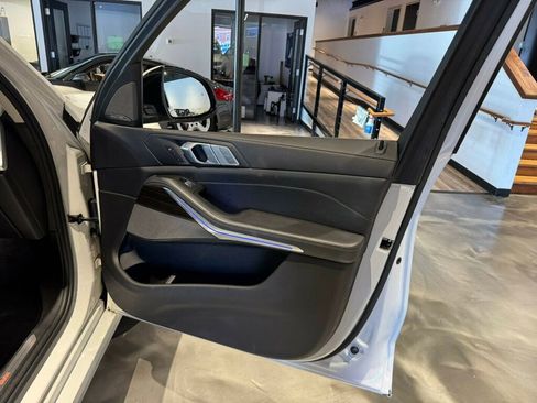 Used 2020 BMW X7 xDrive40i w/ Premium Package image 30