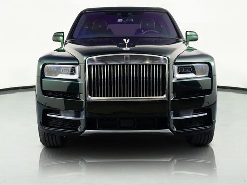 Used 2023 Rolls-Royce Cullinan w/ Cullinan Package image 25