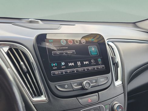 Used 2018 Chevrolet Malibu LT w/ Leather Package FWD image 28