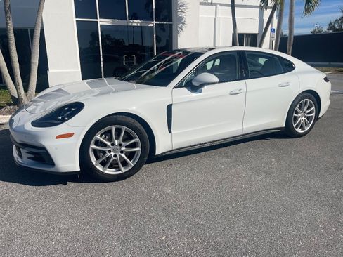 Used 2018 Porsche Panamera RWD image 18