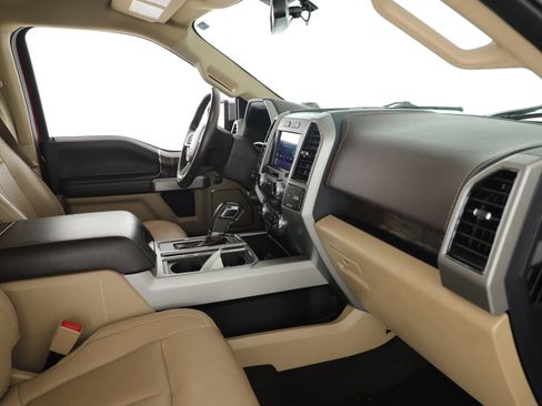 Used 2019 Ford F150 Lariat w/ Equipment Group 502A Luxury AWD/4WD image 14