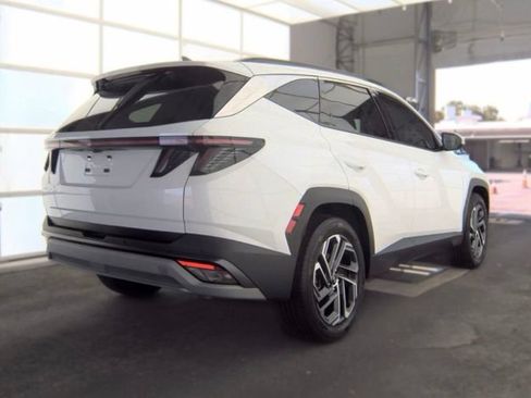 Used 2025 Hyundai Tucson Limited FWD image 3