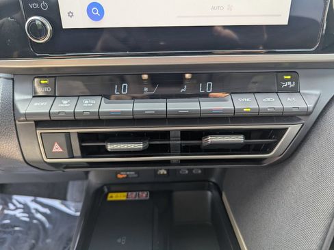 Used 2025 Toyota Camry LE FWD image 23