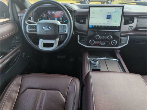Used 2024 Ford Expedition Limited image 34