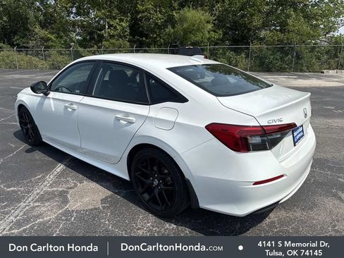 Used 2023 Honda Civic Sport image 6