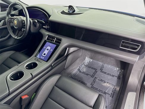 Used 2025 Porsche Taycan image 31