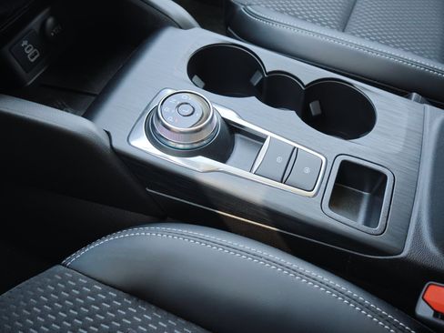 New 2025 Ford Escape SE image 28