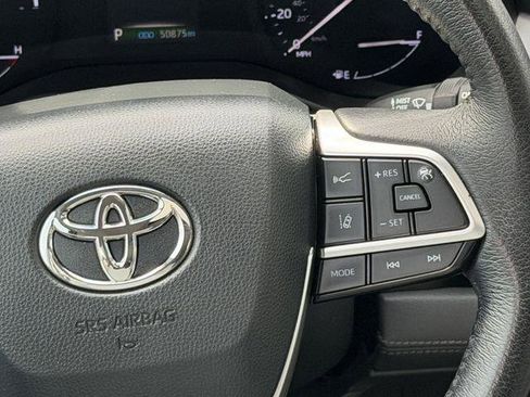 Certified 2022 Toyota Sienna XLE image 13