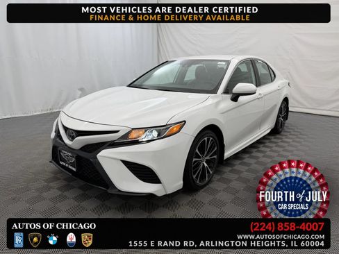 Used 2020 Toyota Camry SE FWD image 1