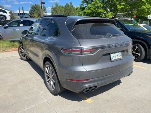 Used 2019 Porsche Cayenne AWD/4WD image 4