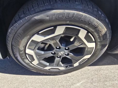 Used 2025 Hyundai Santa Fe SEL image 8