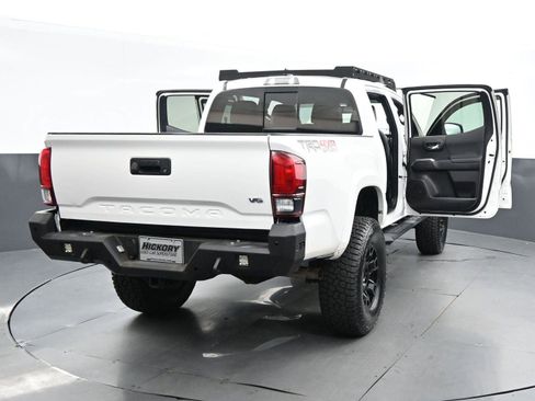 Used 2019 Toyota Tacoma TRD Sport image 39