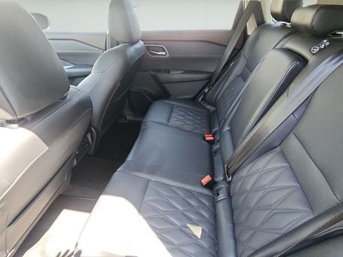 Used 2023 Nissan Rogue Platinum w/ Platinum Premium Package FWD image 12