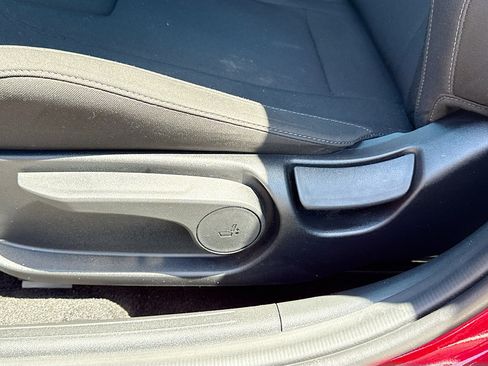 Used 2025 Hyundai Elantra Sport image 23