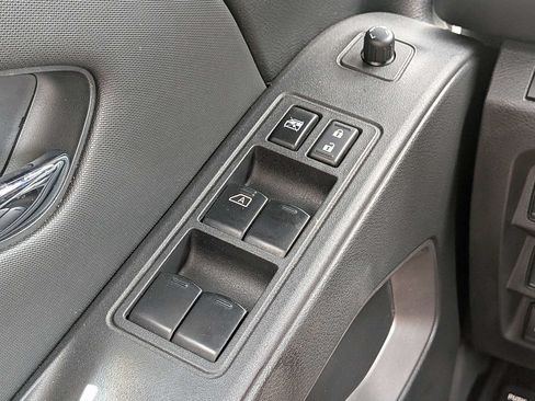Used 2024 Nissan Frontier SV w/ Technology Package AWD/4WD image 27