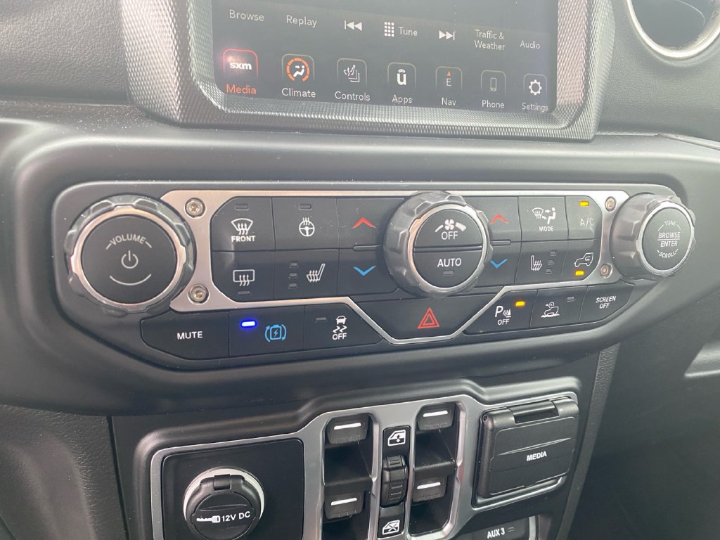 Used 2023 Jeep Wrangler Unlimited Sahara AWD/4WD image 16